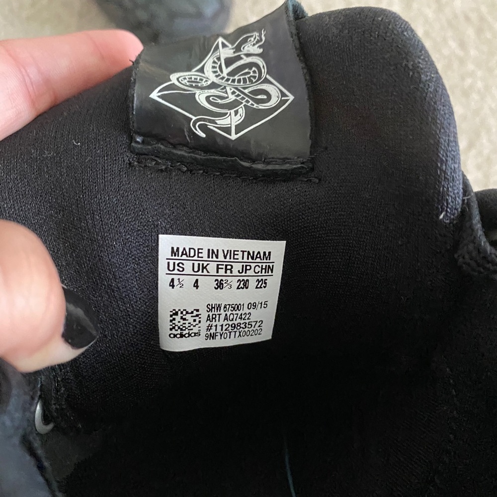Adidas - Picture 4 of 4
